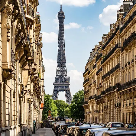 Moderne A Proche Arena Bercy * Paris